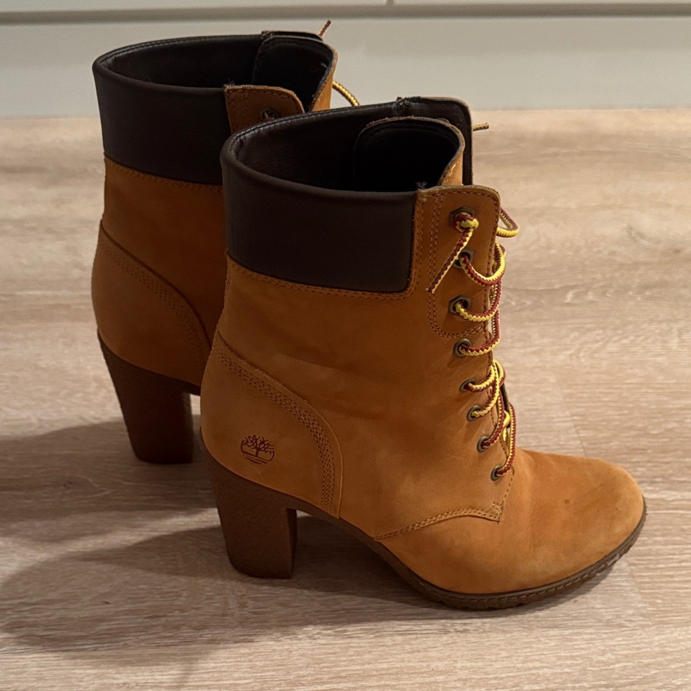 Timberland Women's Tan Lace-Up Boots